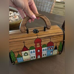 Colorful Vintage Wooden Garay Handbag with Cityscape Design